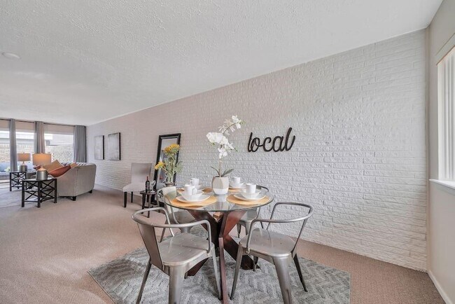 Foto del edificio - 4723 Merwin St