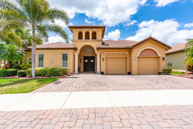 Building Photo - 885 SW Grand Reserves Blvd