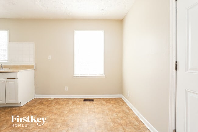 Building Photo - 297 Reed St