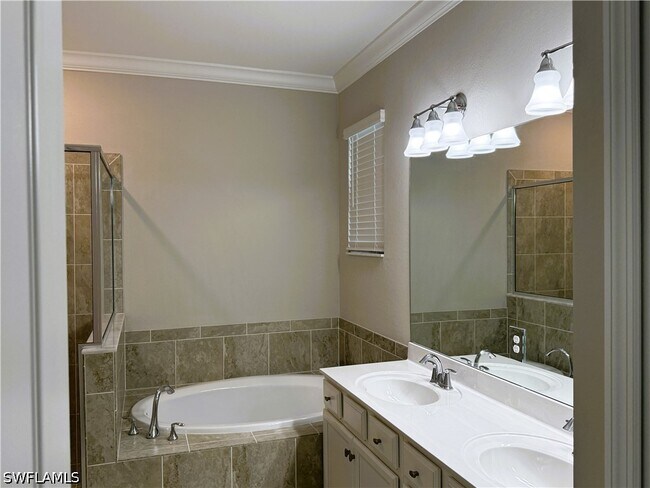 Building Photo - 9444 Glenforest Dr
