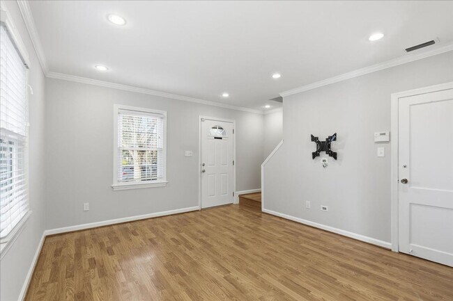 Photo - 403 S Veitch St Apartment