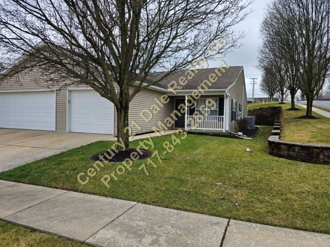 Primary Photo - Beautiful One Level 2 Bedroom 2 Bath Home ...