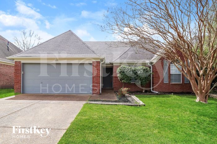 Primary Photo - 1015 Zenith Cove N