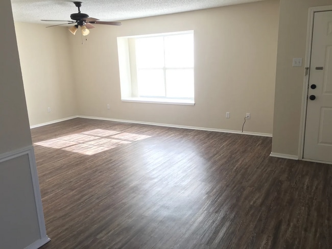 Building Photo - 306 Williams Rd