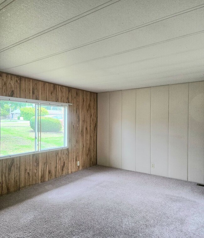 Foto del edificio - Gurol (11212 Rhody Dr #1)