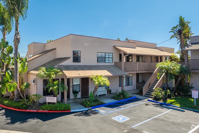 Building Photo - Bay Breeze