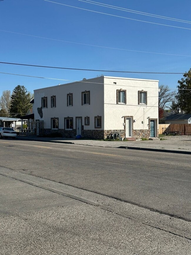 Building Photo - 62 E Alice St