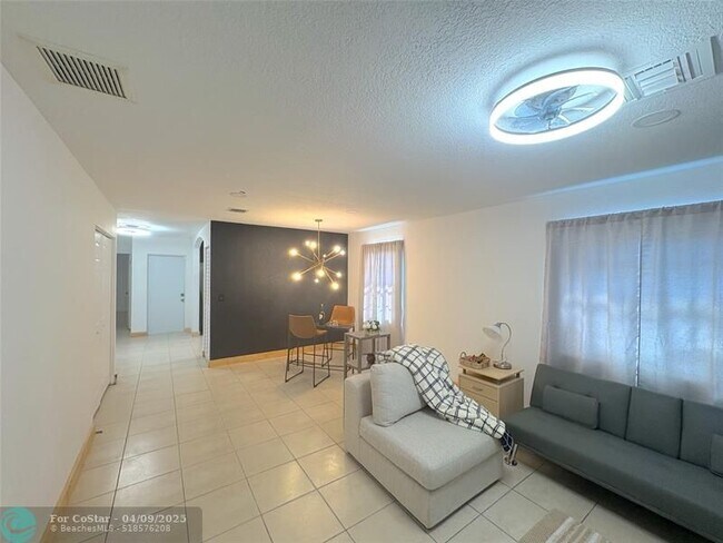 Foto del edificio - 289 SW 3rd Ct