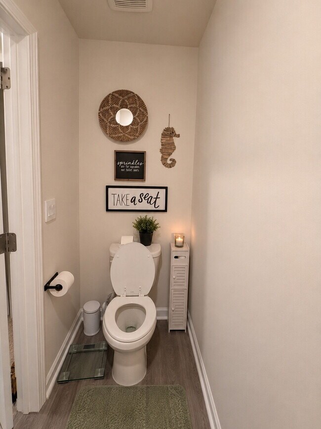 Foto del edificio - Modern 3 BR | 2.5 BA Townhome in Goldsboro *Newly Developed Seymour Village*