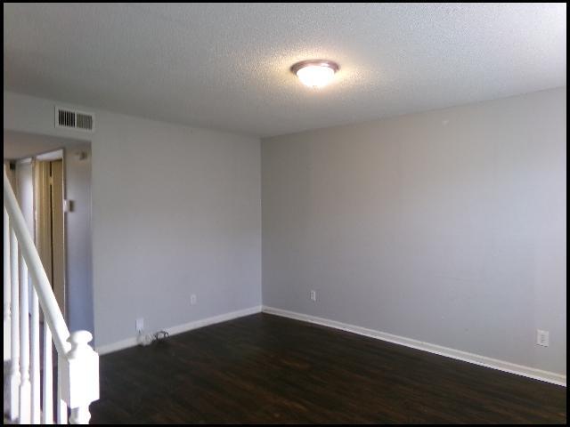 Building Photo - 1805 Sanford Dr