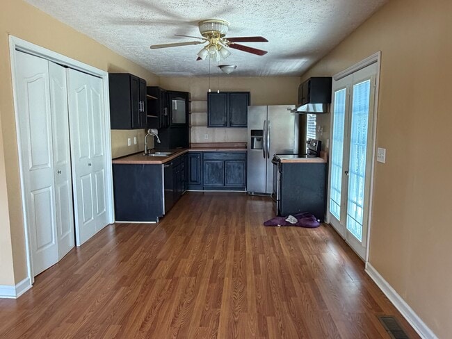 Building Photo - 4914 Camborne Cir