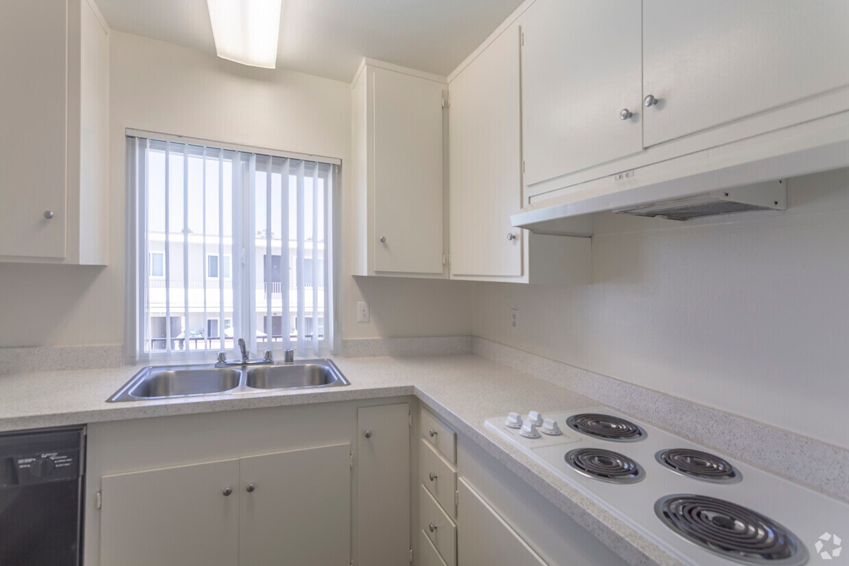 Village Glen Apartments In San Diego