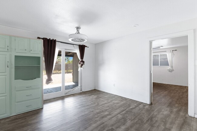 Building Photo - 4 Bedroom House Located in Tempe!