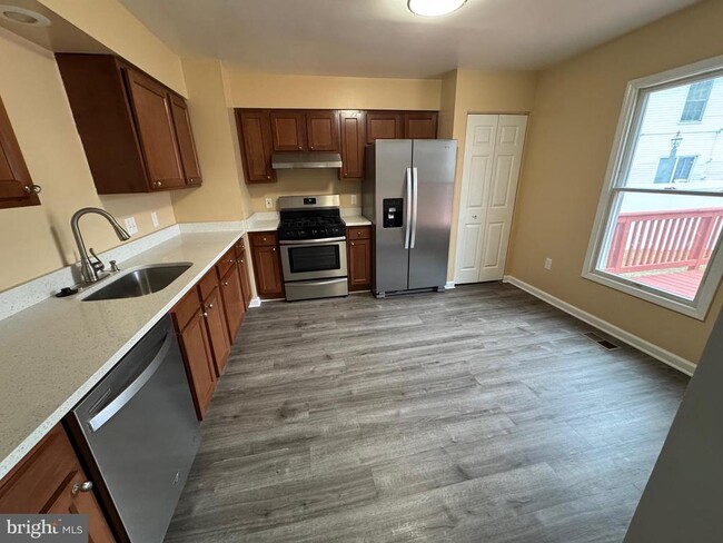 Building Photo - 6605 Huntshire Dr