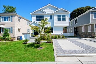 Building Photo - 48 Linwood Rd S