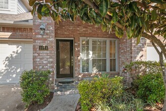 Building Photo - 1014 Enclave Square N