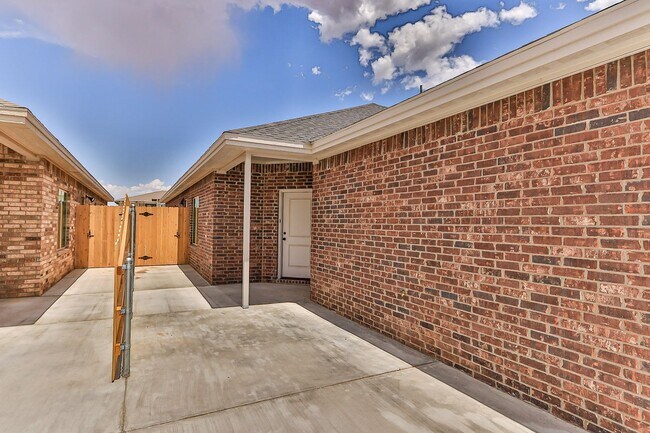 Building Photo - DB 1220 Preston Trails