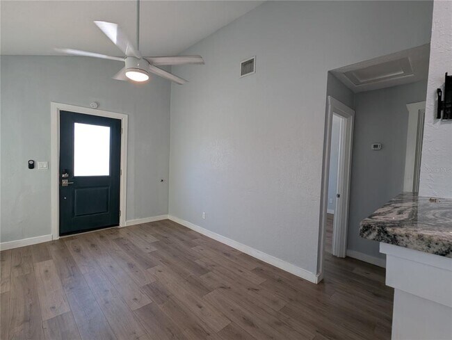 Foto del edificio - 5005 Newton Ave S