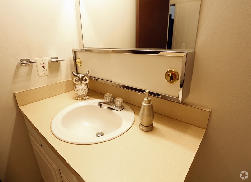 Golf Manor Apartments Rentals Roseville, MI