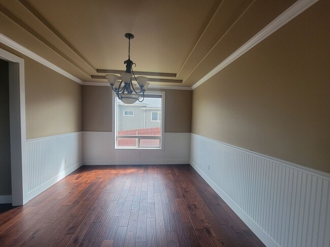 Building Photo - Richland Home with Stunning Views, Comfort...