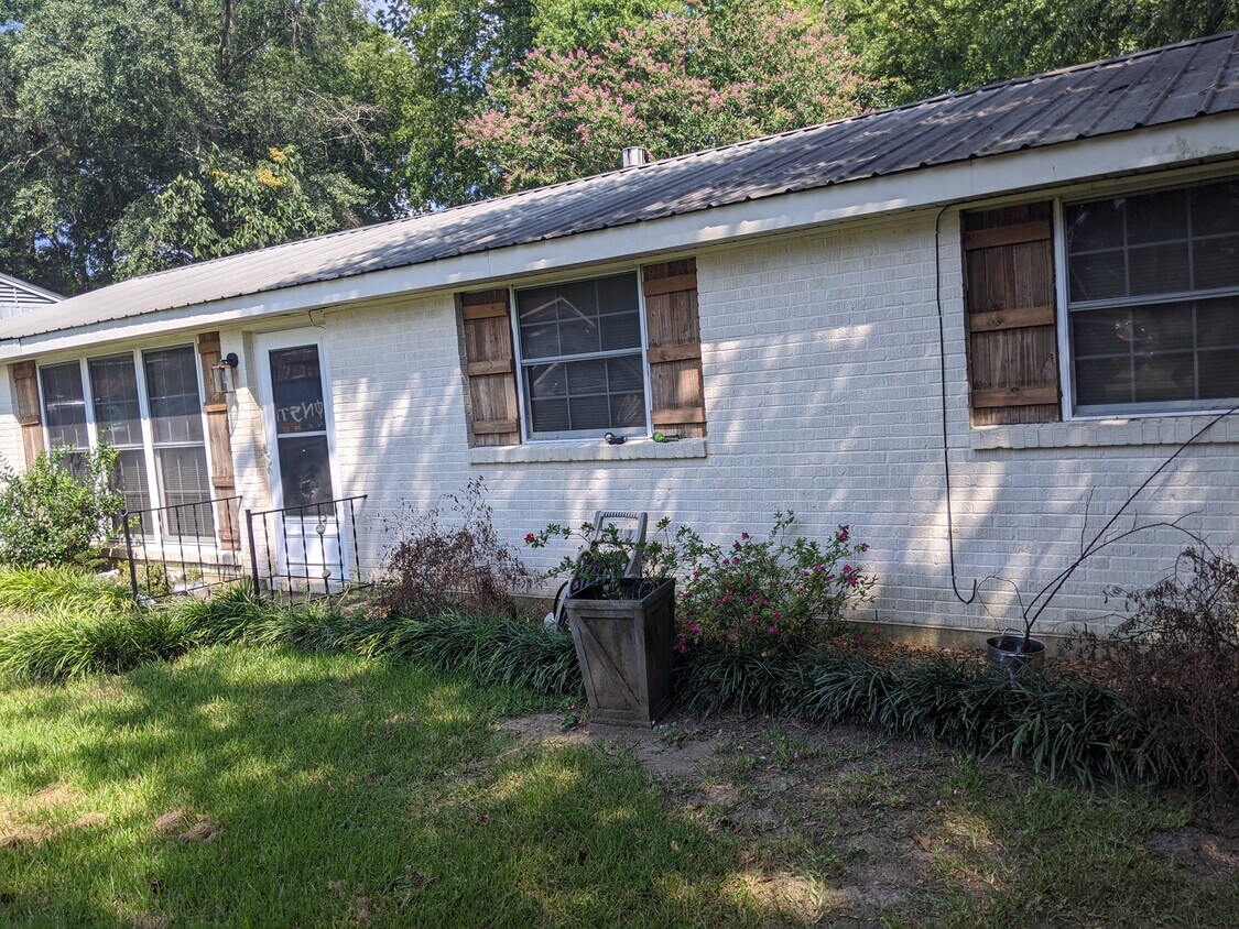Primary Photo - 504 Woodvale Rd