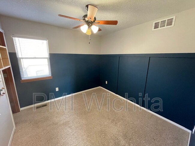 Building Photo - 1312 N High Park Dr