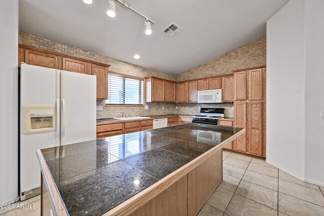 Foto del edificio - 15110 N 140th Ave