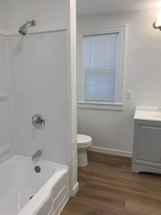 Foto del edificio - Charming 3-Bedroom Home for Rent