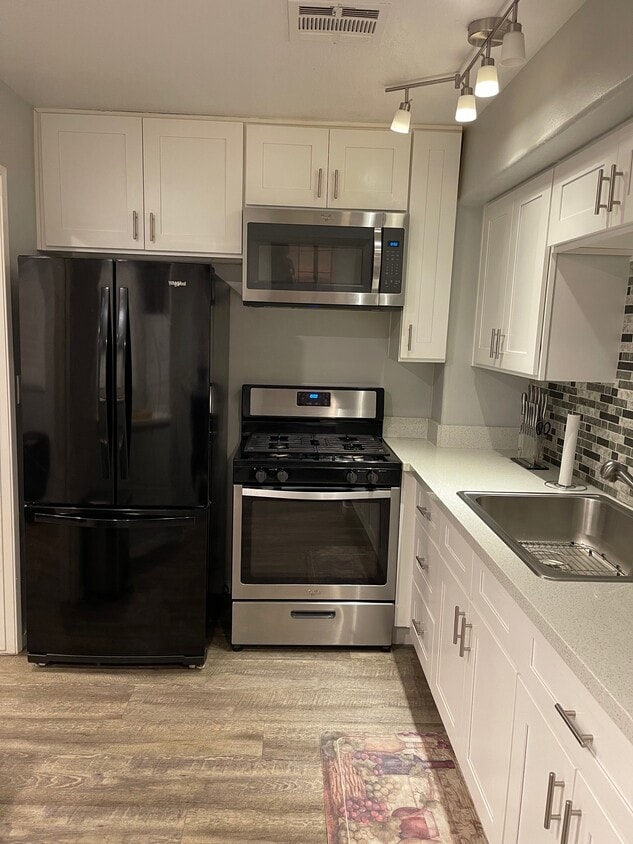 7050 S La Cienega Blvd, Inglewood, CA 90302 Townhome Rentals in