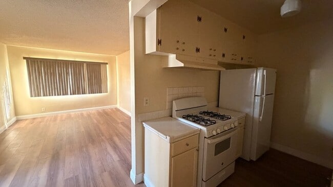 Photo - 1433 W 84th Pl Apartment
