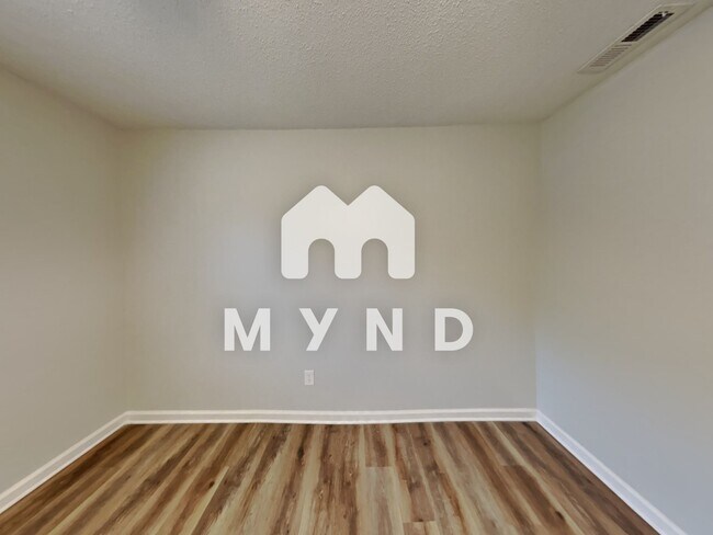 Building Photo - 102 Paddington Ct