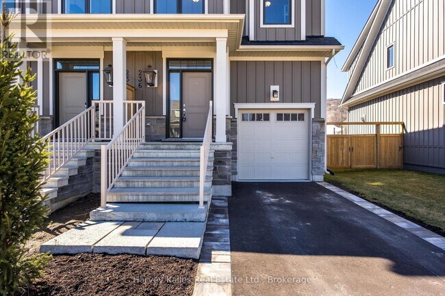 Building Photo - 236 Yellow Birch Cres