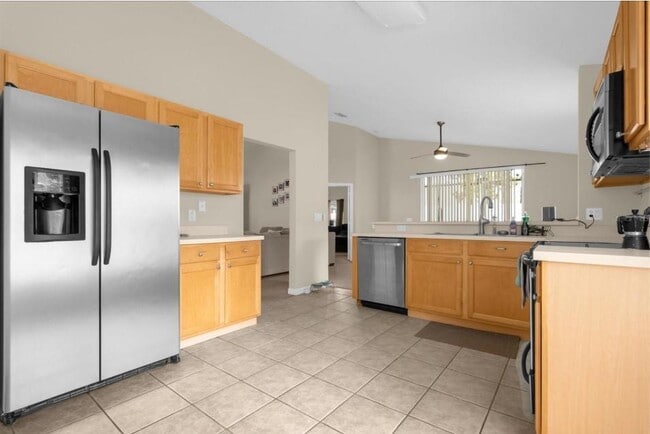 Foto del edificio - 818 Oxford Dr