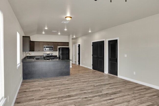 Building Photo - 412 S Lisa Ct
