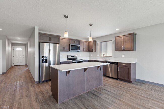 Building Photo - 3 br, 2 bath Duplex - 1211 North Coach Drive