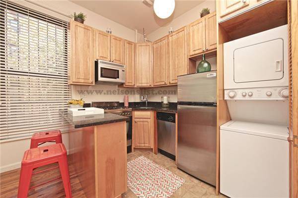 Building Photo - 287 6th Ave