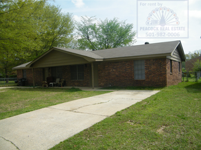 Building Photo - 3023-3023 Hines Dr
