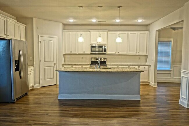 Foto del edificio - 4216 Textile Ln