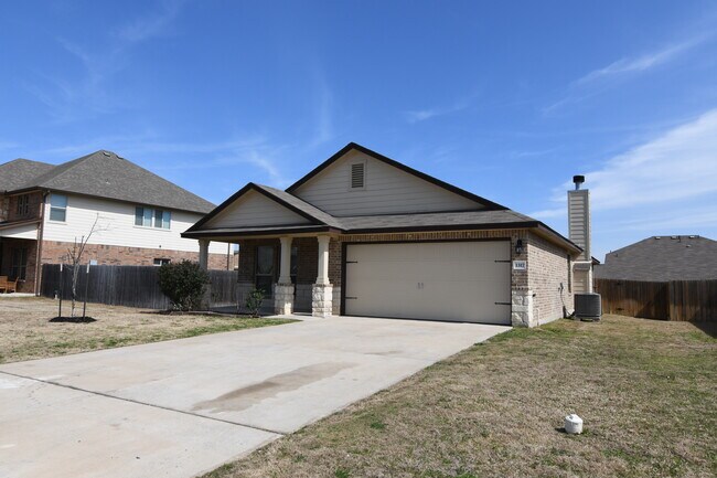 Building Photo - 1317 Blue Leaf Dr