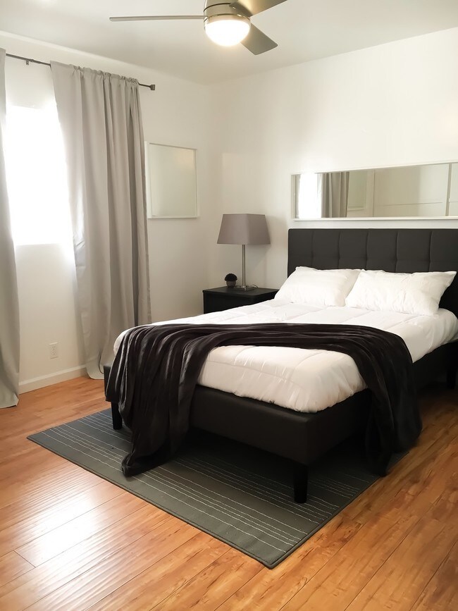 Building Photo - 3205 Bartdon Ave