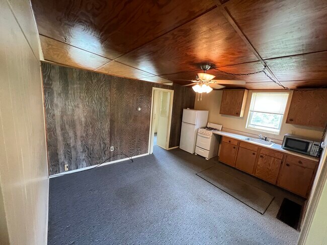 Kitchen/living room - 265 Trongo Rd