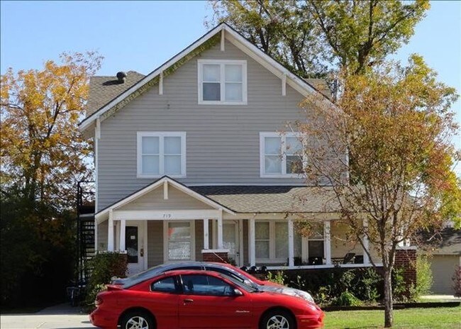 Building Photo - Live next to OU Campus!