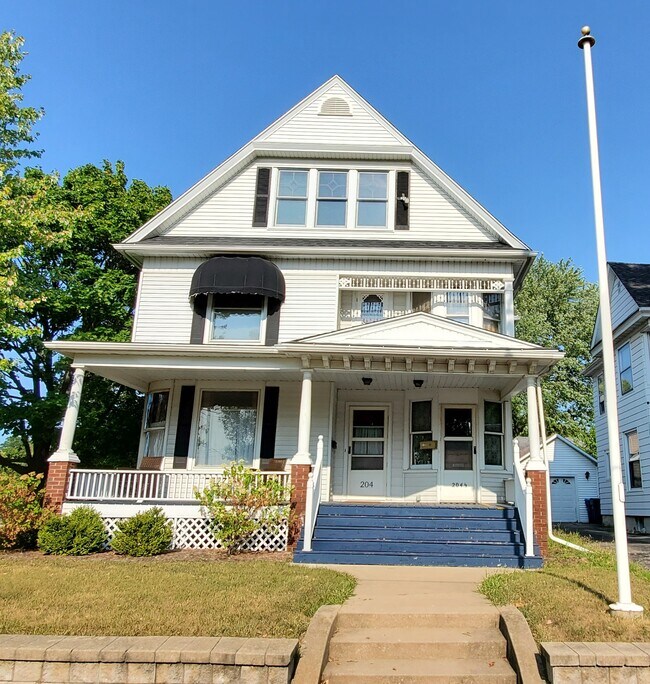 Foto del edificio - 204 Crawford Ave