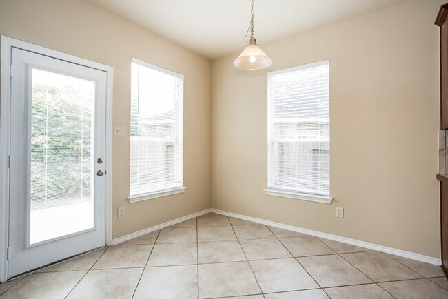 Building Photo - 9510 Wakefield Village Dr