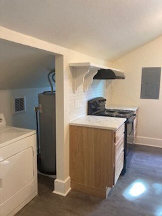 Foto del edificio - 717 N Forest St