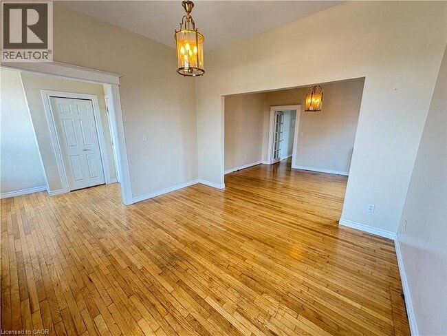 Building Photo - 55 Barton St W