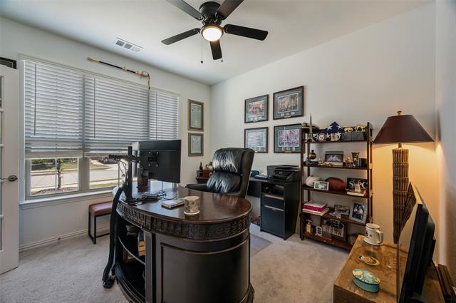 Building Photo - 840 Elm Park Dr