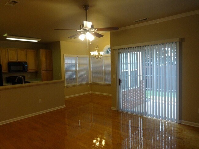 Photo - 402 Cliffview Ct Apartment