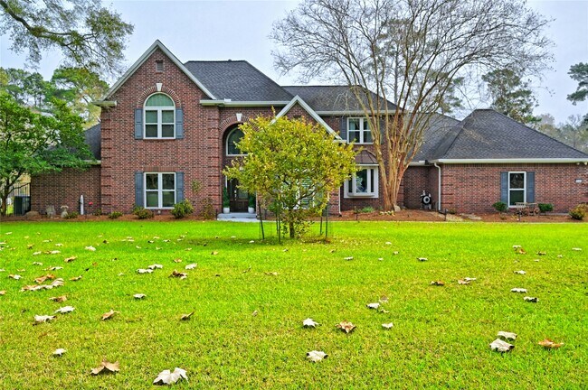 Foto del edificio - 15461 Bedford Ln