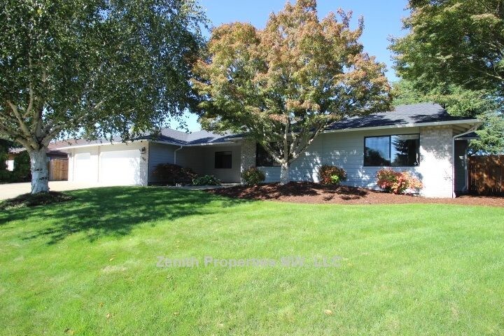 Foto principal - 810 NW 140th St